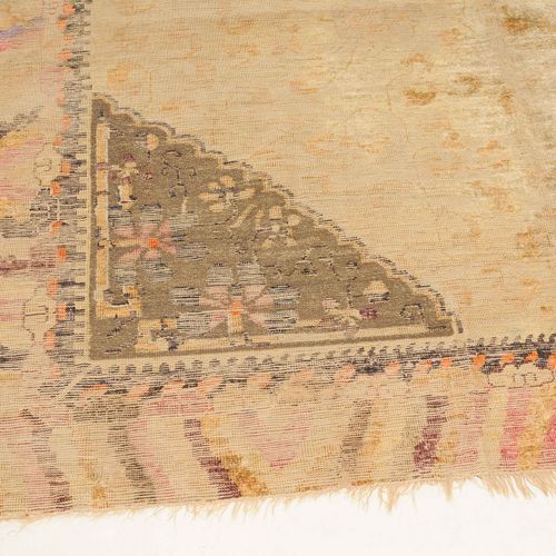 Ning-Hsia-Seide Ning Hsia silk

Z Mongolia, c. 1880. The pile is made of pure si&hellip;