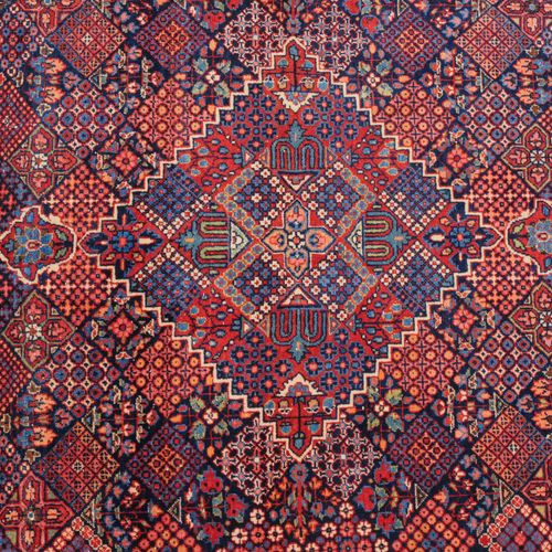 KASHAN Kashan

Z Persia, 1910 circa. Il campo blu notte contiene un medaglione d&hellip;