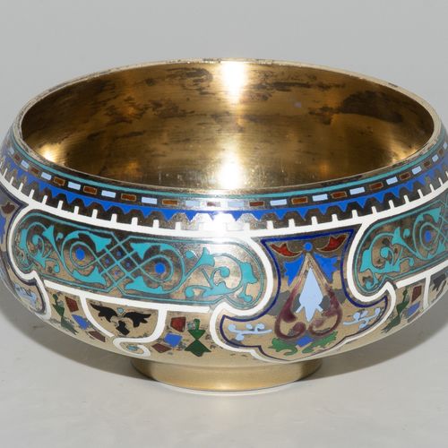 Kleine Schale Small bowl

Moscow 1885. Silver gilded/enamel. Maker's mark Pavel &hellip;