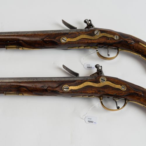 Steinschlosspistolen-Paar Coppia di pistole a pietra focaia

Russia, intorno al &hellip;