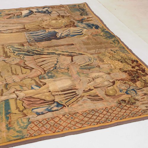 Tapisserie-Fragment 挂毯碎片

法国，约1700年。 描绘各种人物的宫廷场景。旧的修理，有磨损的痕迹。155x246厘米（英尺5.1x8.1&hellip;