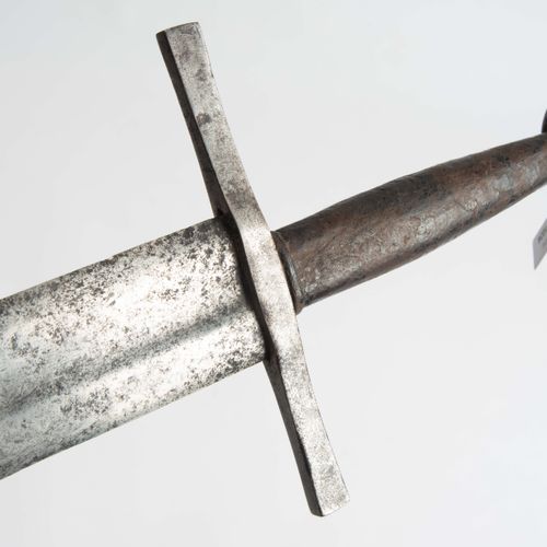 Schwert Espada

Europea, al estilo del siglo XIV. Empuñadura de cruz de hierro c&hellip;