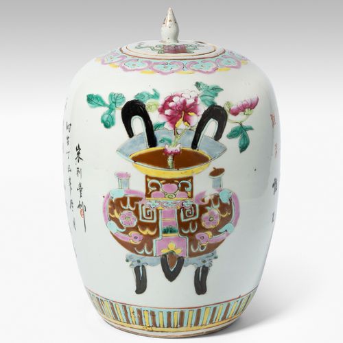 Deckeltopf Pot à couvercle

Chine, début du 20e siècle. Porcelaine. Forme ovoïde&hellip;