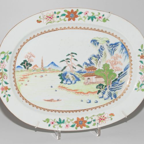 Ovale Platte Oval plate

China. Porcelain. Compagnie des Indes. Famille rose. De&hellip;