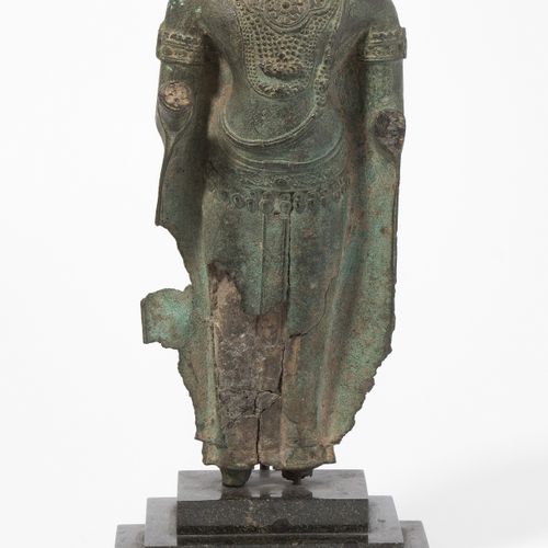 Fragment einer Buddhafigur Fragment d'une figure de Bouddha

Thaïlande, Ayutthay&hellip;