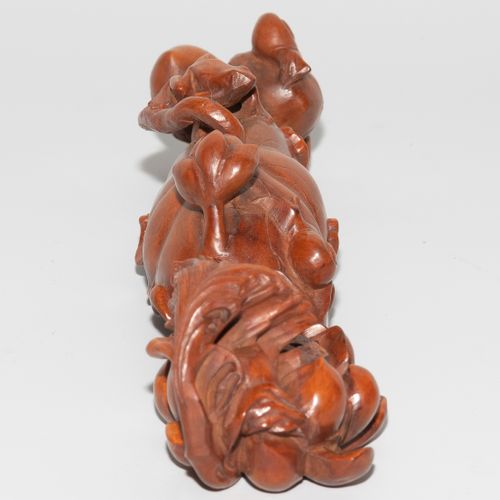 Pinselhalter Portacepillos 

China, siglo XX. Madera. Forma de cetro. Representa&hellip;
