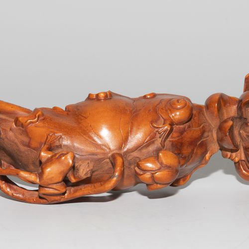 Pinselhalter Portacepillos 

China, siglo XX. Madera. Forma de cetro. Representa&hellip;
