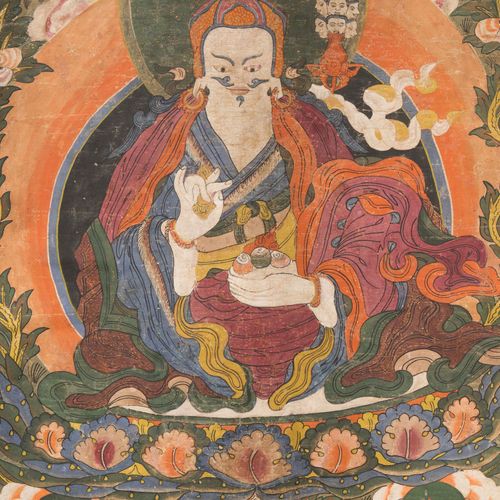 Thangka des Padmasambhava 莲花生大士的唐卡

西藏，18/19世纪，布面彩色。背面有铭文并密封。43x62(图片)，丝麻织品框架95x&hellip;