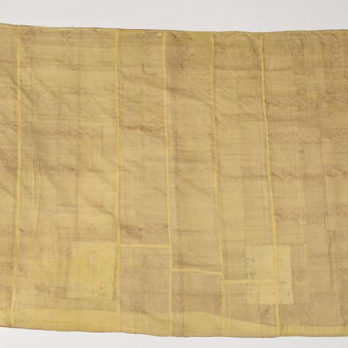Textilie Textilie

Japan, 19.Jh. Seide gewoben, teilweise mit Kinran-Goldfaden. &hellip;