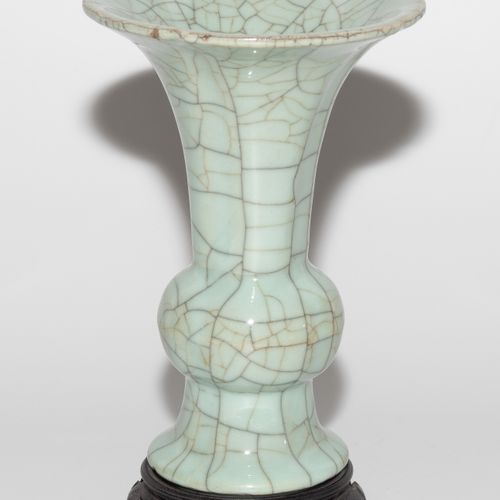 Ku Vase Vase Ku

Chine, 18e/19e siècle, dans le style de la céramique Gu. Glace &hellip;