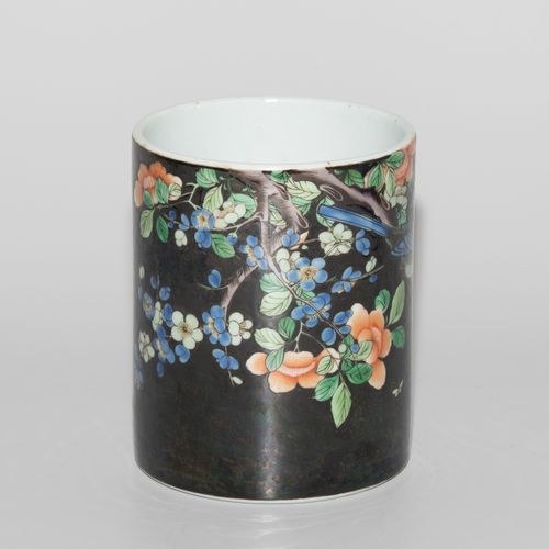 Pinselbehälter Conteneur à brosses

Chine, dynastie Qing. Porcelaine. Décoration&hellip;