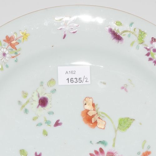 Lot: 2 Teller Lot: 2 plates

China, 18th century, Compagnie des Indes. Porcelain&hellip;
