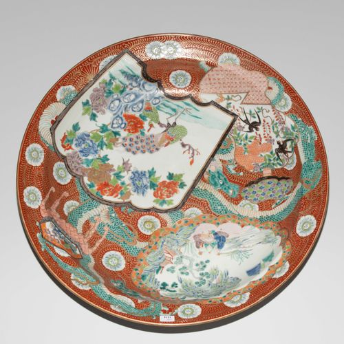 Grosse Platte Piatto grande

Giappone, XIX secolo, Imari. Decorazione di drago s&hellip;