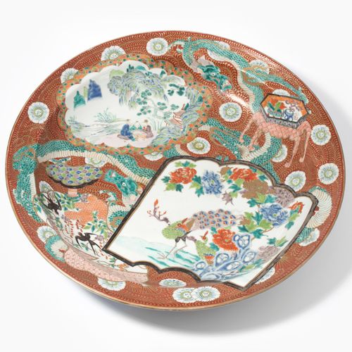 Grosse Platte Grande assiette

Japon, 19ème siècle. Imari. Décoration de dragon &hellip;