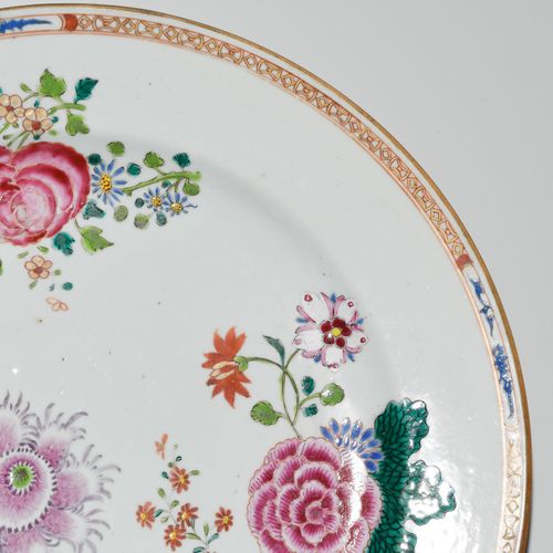 Teller Plate

China, 18th century porcelain. Compagnie des Indes. Floral décor i&hellip;