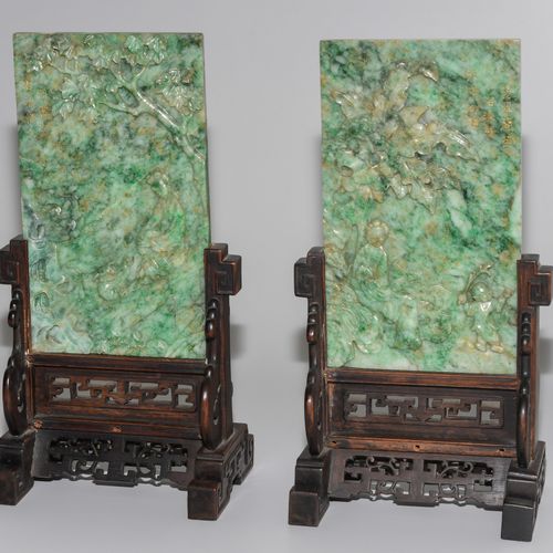 1 Paar Tischstellschirme 1 pair of table parasols

China, Qing dynasty. Celadon-&hellip;