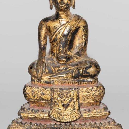 SITZENDER BODHISATTVA Bodhisattva seduto

Thailandia. Rattan akosin. Bronzo, dor&hellip;