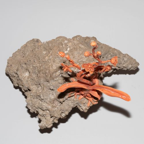 Zierfigur Figure ornementale

Chine, 20e/21e s. Corail rose sur pierre de récif &hellip;