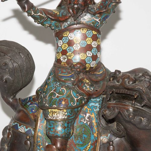 Grosses Räuchergefäss Grosses Räuchergefäss

Japan, Meiji-Zeit. Bronze mit Email&hellip;