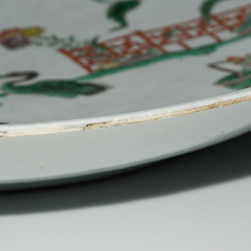 Platte 碟子

中国，清朝。瓷器。釉里红双圈叶纹。青花瓷的鸟类装饰。D 39厘米。- 损害。