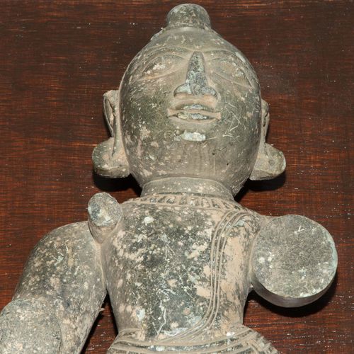 Figurenfragment Figurenfragment

Zentral Indien. Grauer Schieferstein. H 22 cm. &hellip;