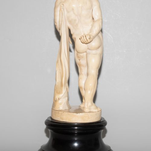 Figur, "Herkules Farnese" Figurine, "Hercule Farnèse". 
Italie, 19e siècle, d'ap&hellip;
