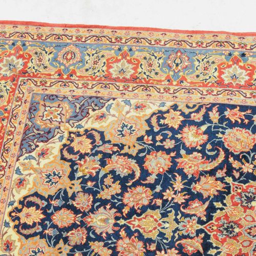 Isfahan Isfahan 
Z-Perse, vers 1960. Matériau du velours : laine kork et soie, c&hellip;
