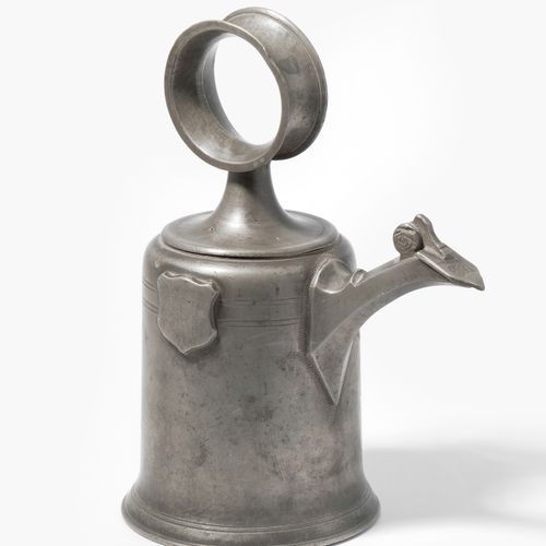Kleine Glockenkanne Small bell jug

Zurich, middle of 18th c. Pewter. Mark and b&hellip;