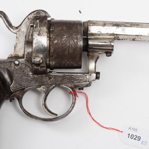 Zwei Steinschlosspistolen und ein Stiftfeuerrevolver Due pistole a pietra focaia&hellip;