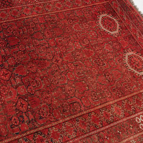 Beshir-Hauptteppich Beshir main carpet

W-Turkmenistan, c. 1900. The brown centr&hellip;