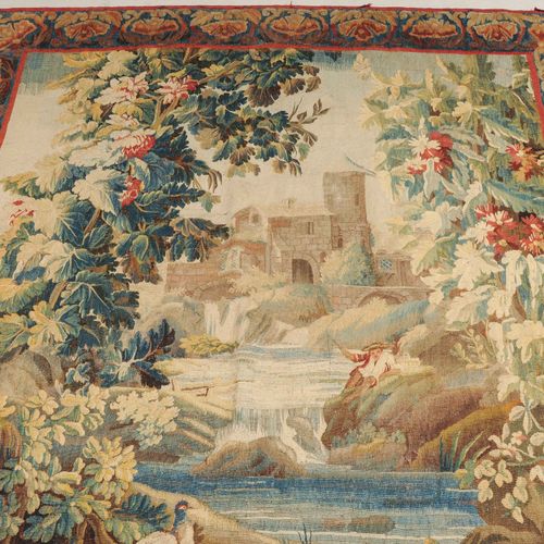 Gobelin 挂毯

可能是法国，约1750年。 一个年轻人坐在美丽的花卉景观中的河边，正在尝试钓鱼的运气，背景中可见一座城堡。这幅画的边框是中蓝色的，边框上&hellip;