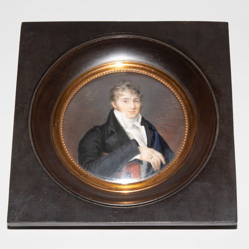 Porträtminiatur 微型肖像画

日内瓦，日期为1806年，左侧签名。亨丽埃特-拉斯（1773-1856）。象牙上的水粉画，圆形。描绘了一位身穿黑色&hellip;