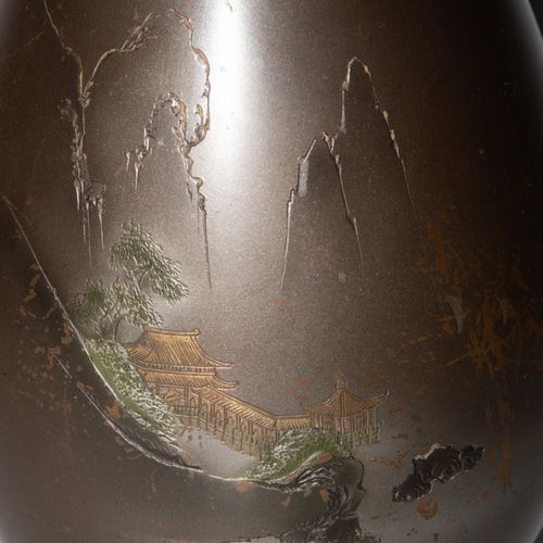 Vase Jarrón

Japón, siglo XX. Firmado Gyoku'un koku. De bronce. Vista de un temp&hellip;