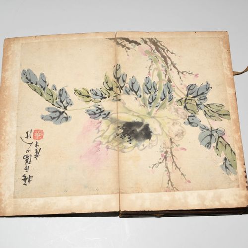 Album Album
China, 20.Jh. Leporello. Farbe und Tusche auf Papier. 14 Malerei mit&hellip;