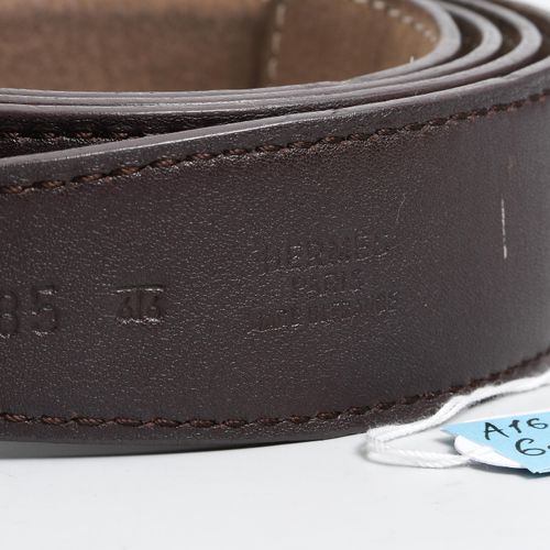 Hermès, 3 Gürtelriemen Hermès, 3 belt straps
Reversible straps in red-black, bro&hellip;