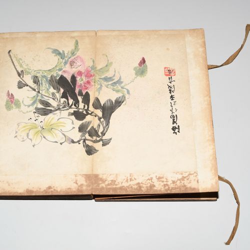 Album Album
Chine, 20e siècle. Leporello. Peinture et encre sur papier. 14 Peint&hellip;