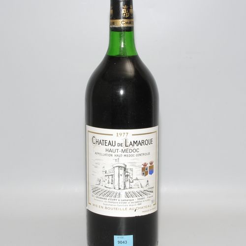 Chateau de Lamarque 拉马尔克酒庄
1977年，大中产阶级。上梅多克。大杯酒。打开木盒。1瓶。