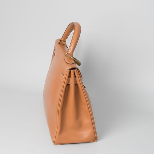 Hermès, Handtasche "Kelly retourné" 32 cm Hermès, Sac à main "Kelly retourné" 32&hellip;