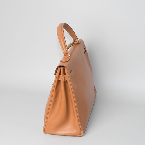 Hermès, Handtasche "Kelly retourné" 32 cm Hermès, Sac à main "Kelly retourné" 32&hellip;