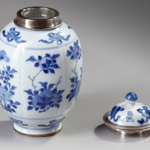 A CHINESE BLUE AND WHITE SILVER MOUNTED LOBBED JAR, KANGXI (1662-1722) Decorated&hellip;