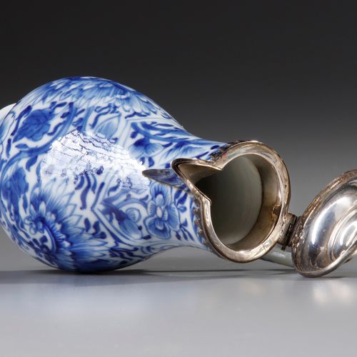 A CHINESE BLUE AND WHITE SILVER MOUNTED MILK JUG, KANGXI (1662-1722) A Chinese p&hellip;