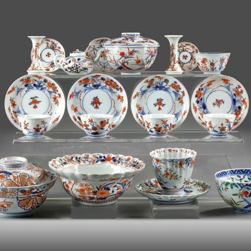 A LOT OF GROUP OF TWENTY ONE JAPANESE IMARI ITEMS, 17TH CENTURY All decorated in&hellip;