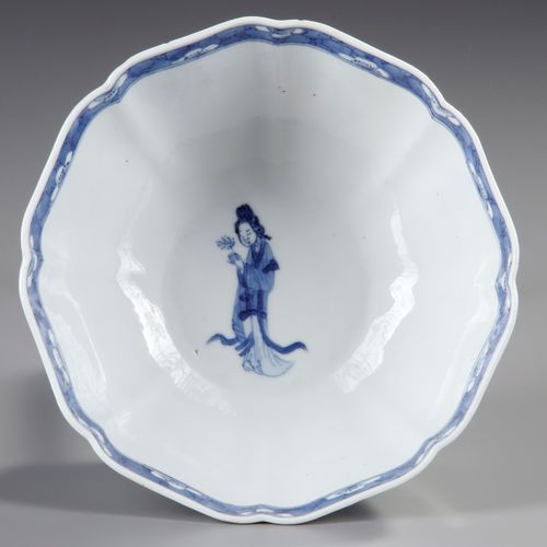 A CHINESE BLUE AND WHITE LADIES FOLIATE BOWL, KANGXI, 1662- 1722 The exterior is&hellip;
