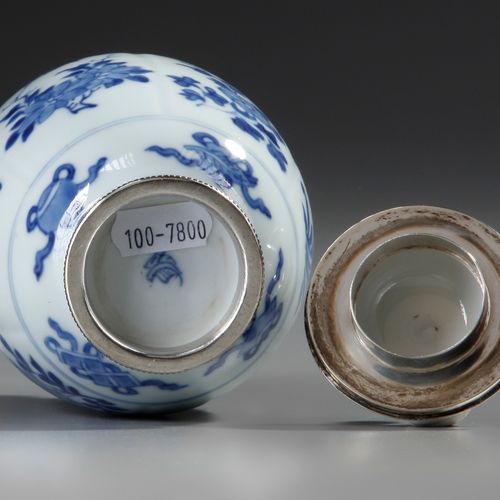 A CHINESE BLUE AND WHITE SILVER MOUNTED LOBBED JAR, KANGXI (1662-1722) Decorated&hellip;