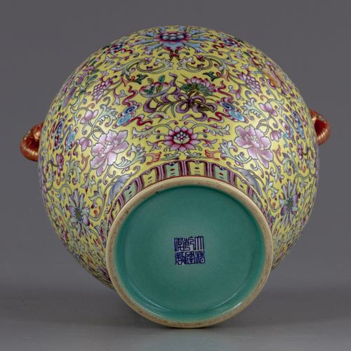 A CHINESE FAMILLE ROSE YELLOW-GROUND VASE, CHINA, 20TH CENTURY A Chinese famille&hellip;