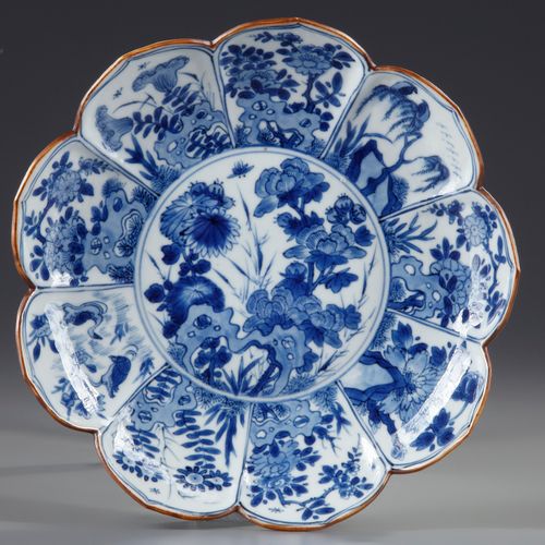 A CHINESE BLUE AND WHITE 'LOTUS' DISHE, KANGXI PERIOD (1662-1722) With a rim div&hellip;