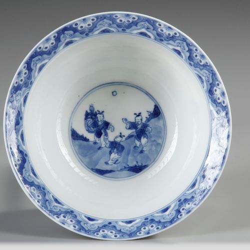 A CHINESE BLUE AND WHITE KLAPMUTS BOWL, KANGXI PERIOD (1662-1722) The bowl is de&hellip;