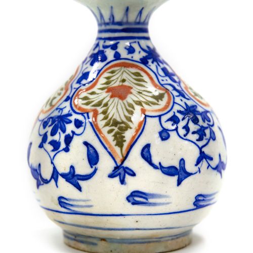 A SAFAVID RED AND BLUE KIRMAN POTTERY QALYAN BASE (WATER PIPE), PERSIA, 17TH CEN&hellip;