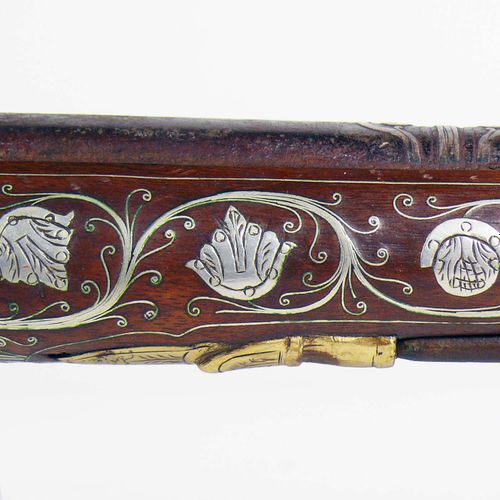 Null Steinschloss-Pistole (wohl Frankreich, um 1750) reichhaltig mit Silbereinla&hellip;