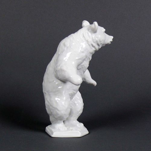 Null Standing bear (Rosenthal, 20th century) white porcelain; h: 13 cm; bottom s&hellip;